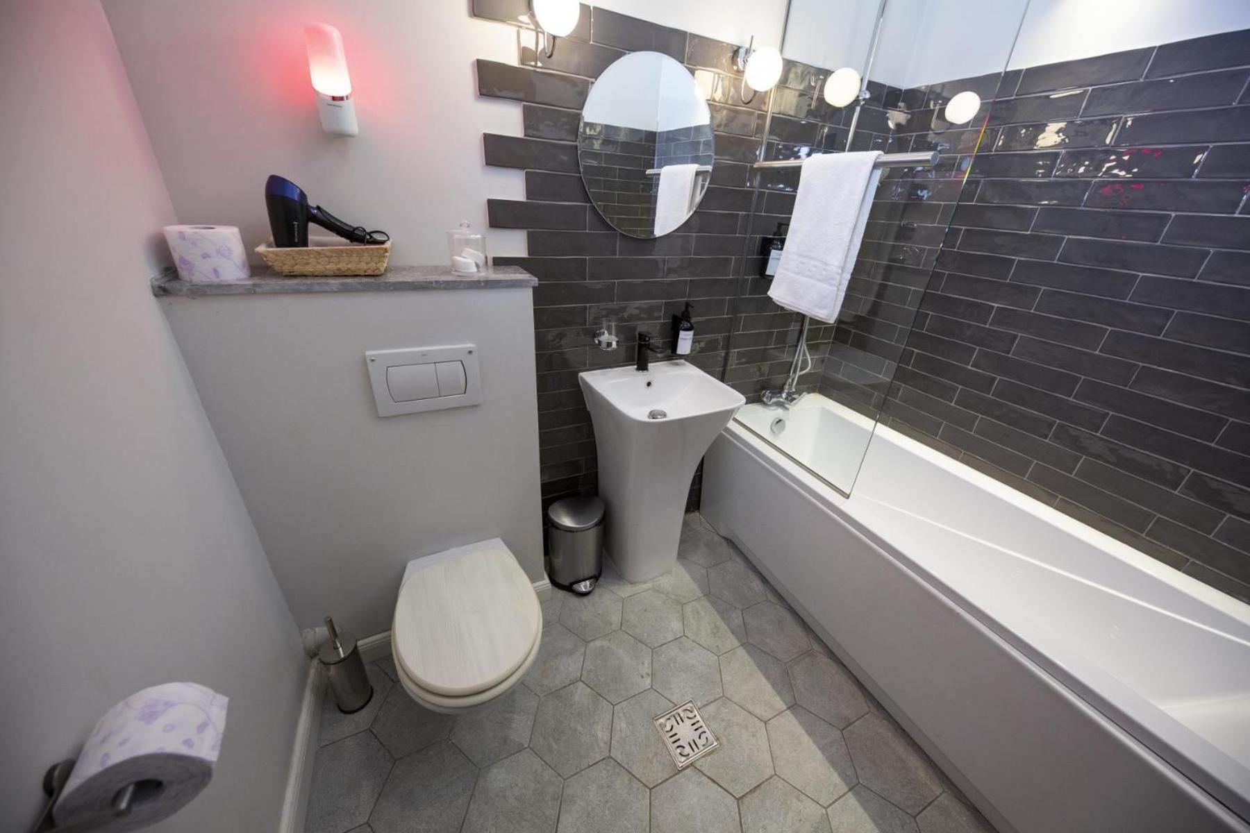 Athenaeum Spacious& Cozy 1Br Prime Location W Balcony Bukarest Kültér fotó