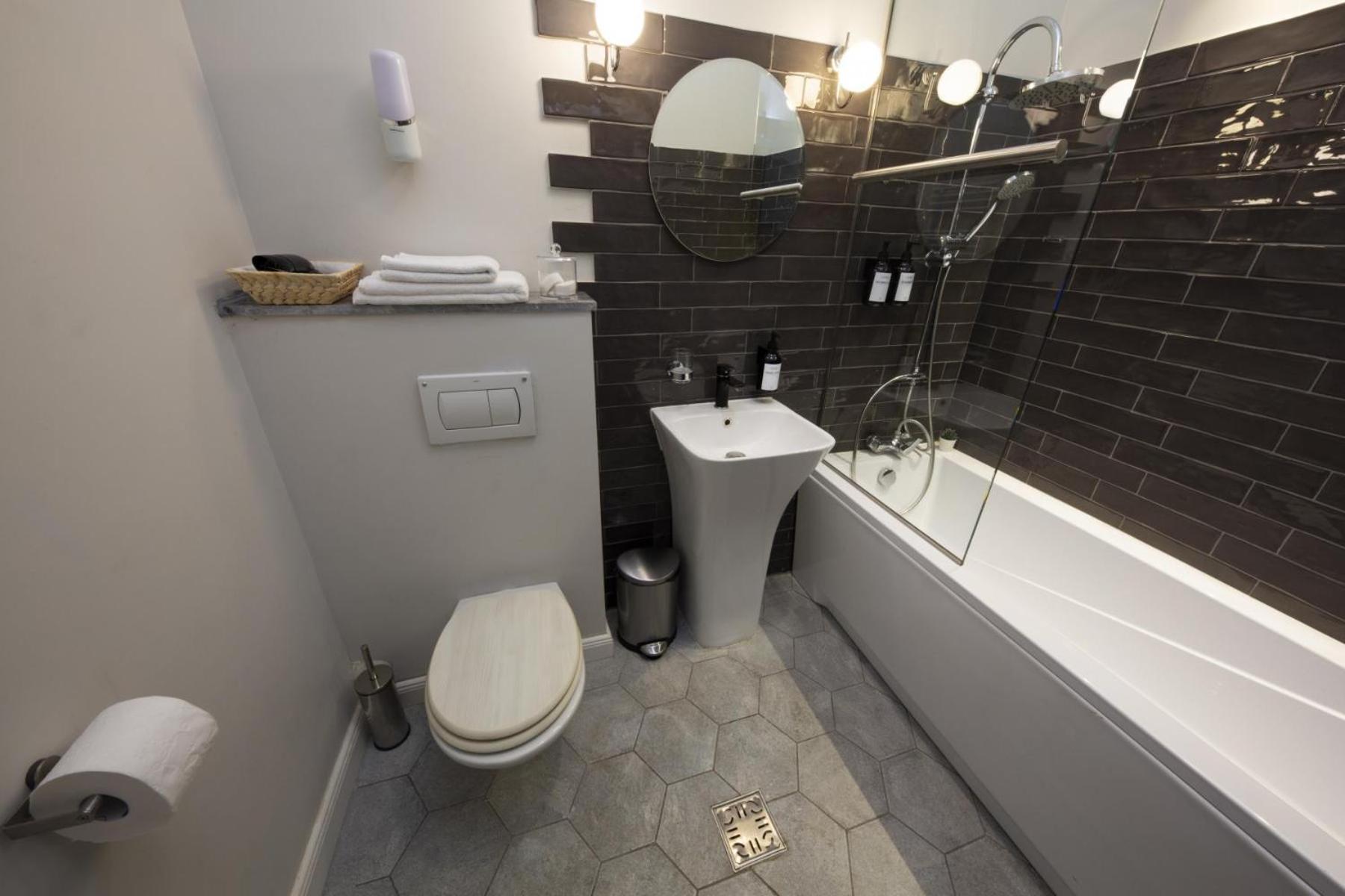 Athenaeum Spacious& Cozy 1Br Prime Location W Balcony Bukarest Kültér fotó